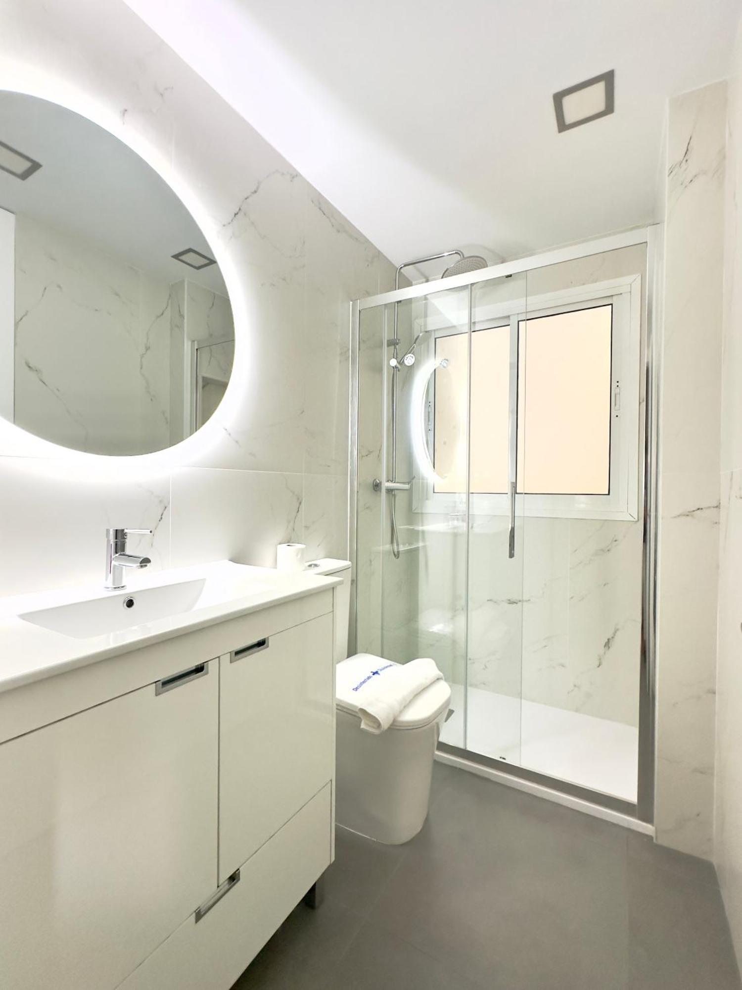 Ayala Malaga City Center 6Pax ภายนอก รูปภาพ